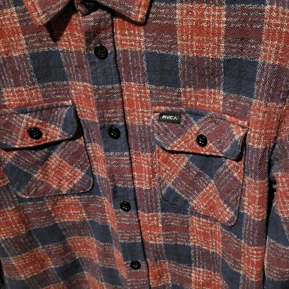 RVCA Plaid Flannel Men’s‎ Medium Red/ Navy Button Down Pockets - Picture 4 of 5